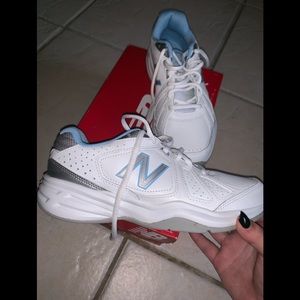 Never worn women’s new balance sneakers
